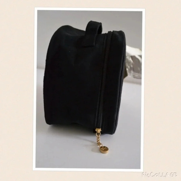 New DKNY cosmetic bag - Picture 1 of 4